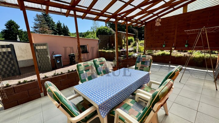 FAMILIENFREUNDLICHES UND GEPFLEGTES 1 FAMILIENHAUS MIT GROSSEM GARTEN IN RENTRICH