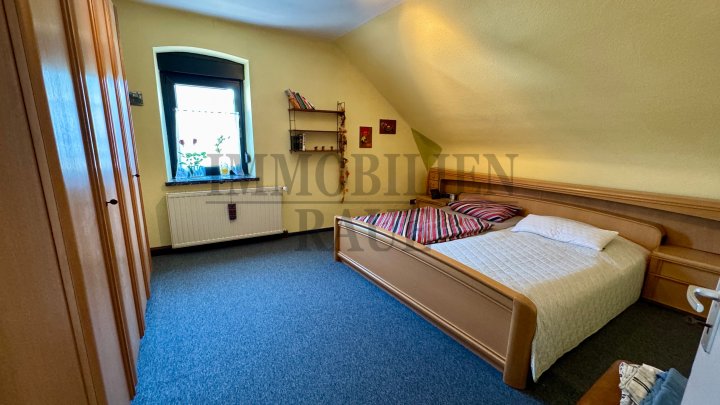 FAMILIENFREUNDLICHES UND GEPFLEGTES 1 FAMILIENHAUS MIT GROSSEM GARTEN IN RENTRICH