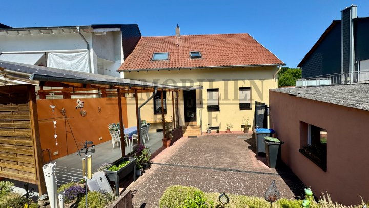 FAMILIENFREUNDLICHES UND GEPFLEGTES 1 FAMILIENHAUS MIT GROSSEM GARTEN IN RENTRICH