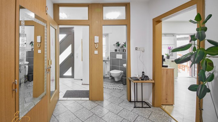 Platz für Familie, Hobby & Möglichkeiten | Haus mit Einliegerwohnung in Sulzbach