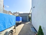 Einfahrt & Garage