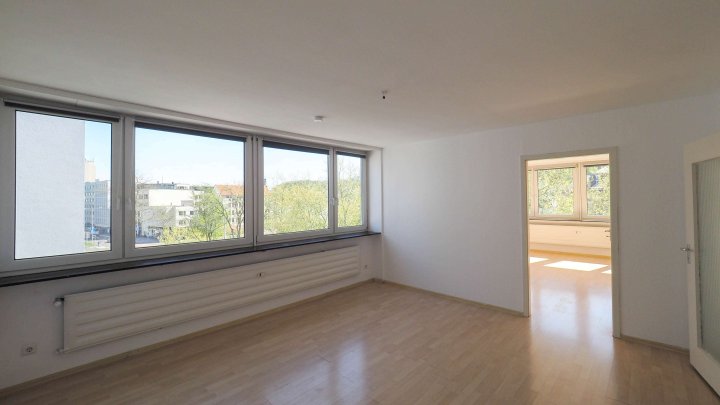 Schönes 2-Zimmer Apartment in Saarbrücken Innenstadt mit guter Belichtung/Einbauküche/Aufzug