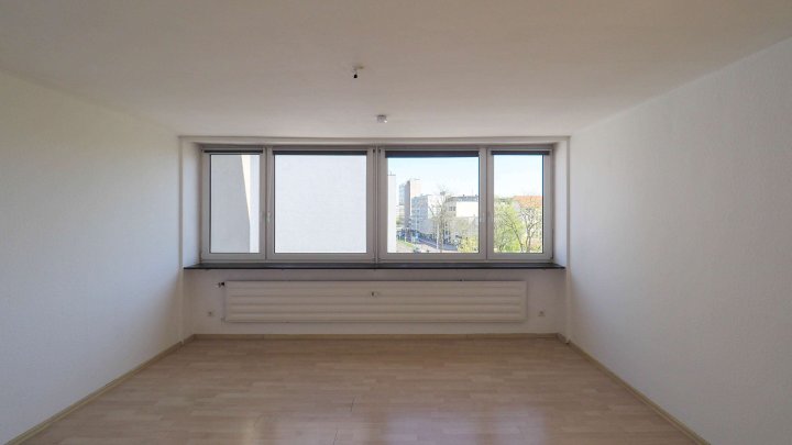 Schönes 2-Zimmer Apartment in Saarbrücken Innenstadt mit guter Belichtung/Einbauküche/Aufzug
