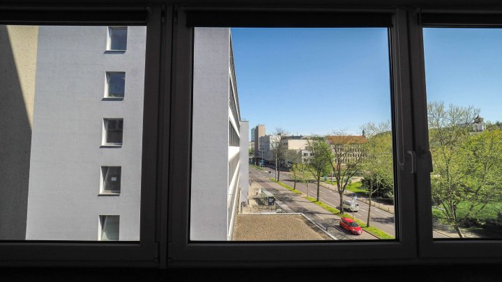 Schönes 2-Zimmer Apartment in Saarbrücken Innenstadt mit guter Belichtung/Einbauküche/Aufzug