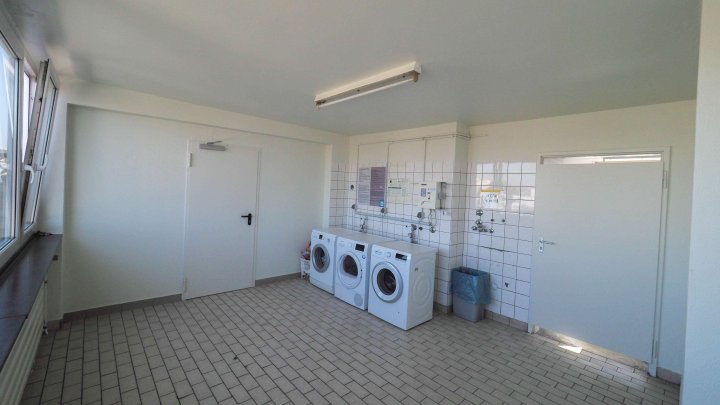 Schönes 2-Zimmer Apartment in Saarbrücken Innenstadt mit guter Belichtung/Einbauküche/Aufzug