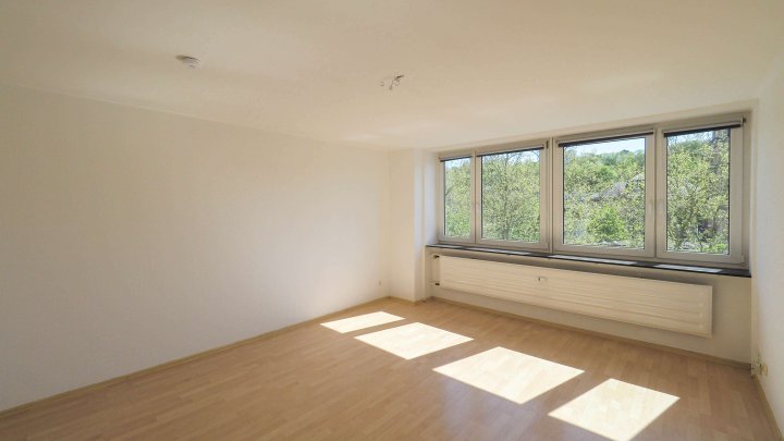 Schönes 2-Zimmer Apartment in Saarbrücken Innenstadt mit guter Belichtung/Einbauküche/Aufzug