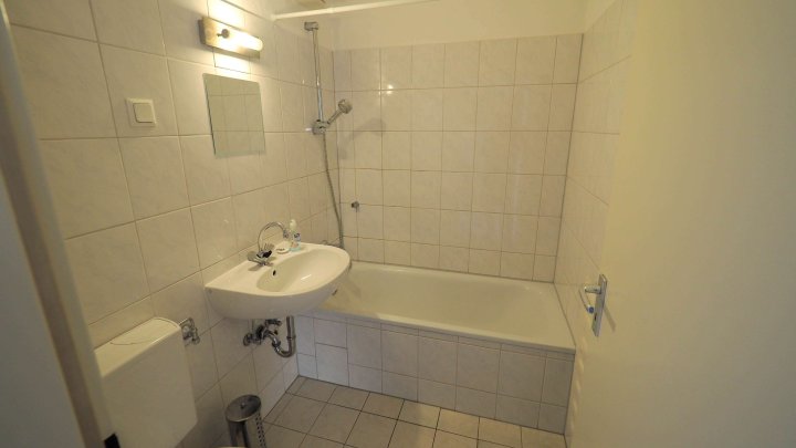 Schönes 2-Zimmer Apartment in Saarbrücken Innenstadt mit guter Belichtung/Einbauküche/Aufzug