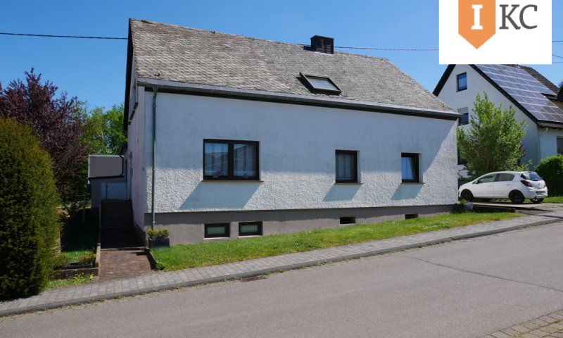 Großzügiges, gepflegtes  Doppelhaus mit großem Grundstück - Einziehen - Wohlfühlen !!
