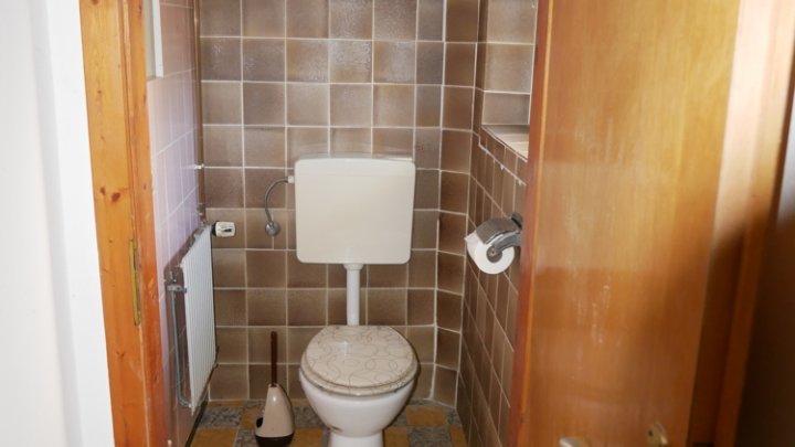 Großzügiges, gepflegtes  Doppelhaus mit großem Grundstück - Einziehen - Wohlfühlen !!