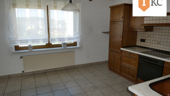 Großzügiges, gepflegtes  Doppelhaus mit großem Grundstück - Einziehen - Wohlfühlen !!