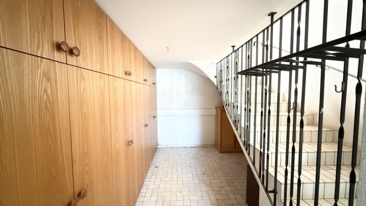 Großzügiges Einfamilienhaus mit Einliegerwohnung in begehrter Aussichtslage