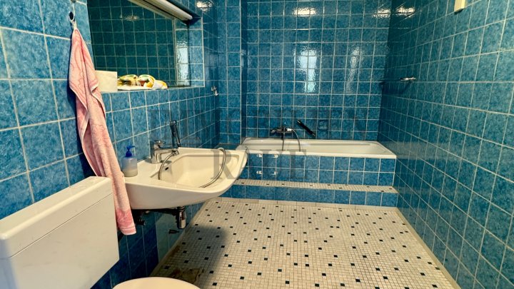 FAMILIENFREUNDLICHES, FREISTEHENDES 1 FAM.-HAUS MIT GARTEN UND 2 GARAGEN IN SULZBACH - SOFORT FREI