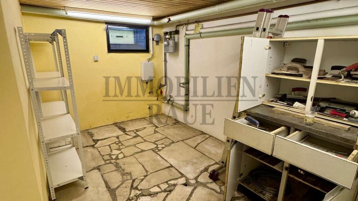 FAMILIENFREUNDLICHES 1 FAM-HAUS MIT EINLIEGERWOHNUNG IN SULZBACH - OHNE GARTEN - SOFORT FREI
