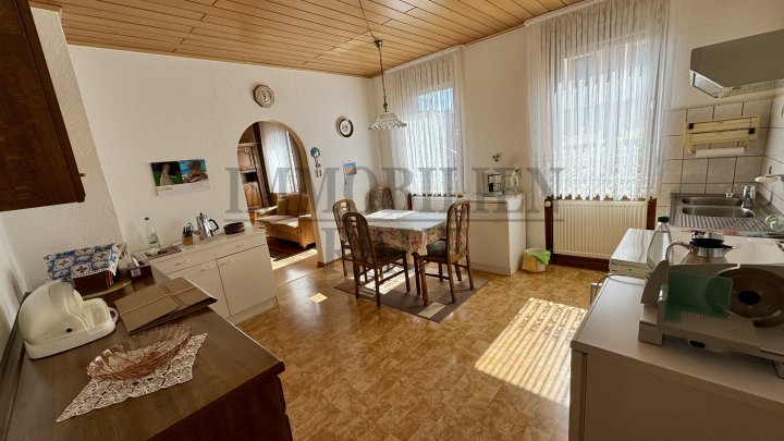 FAMILIENFREUNDLICHES 1 FAM-HAUS MIT EINLIEGERWOHNUNG IN SULZBACH - OHNE GARTEN - SOFORT FREI