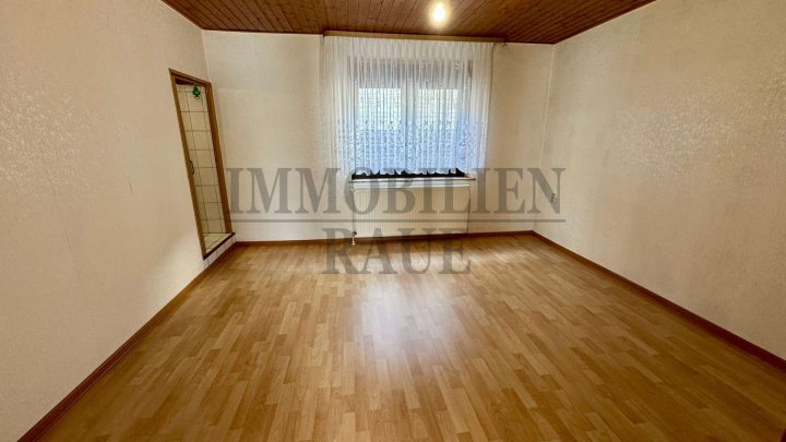 FAMILIENFREUNDLICHES 1 FAM-HAUS MIT EINLIEGERWOHNUNG IN SULZBACH - OHNE GARTEN - SOFORT FREI