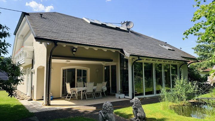 Exklusives u. großzügiges Anwesen mit Einliegerwohnung und luxuriösem Pool in Siersburg zu verkaufen