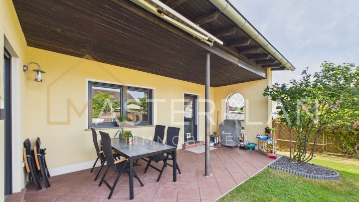 Stilvoll modernisiertes Einfamilienhaus mit Garten und vielseitigem Raumangebot