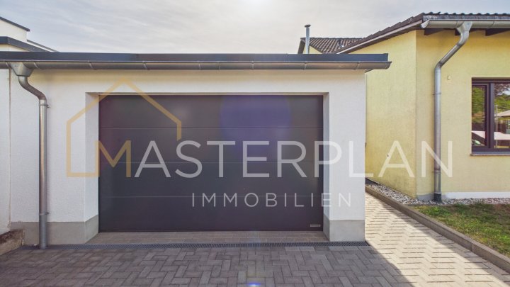 Stilvoll modernisiertes Einfamilienhaus mit Garten und vielseitigem Raumangebot