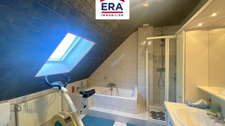 OHNE VERMITTLUNGSGEBÜHREN-EINFAMILIENHAUS MIT TRAUMGARTEN, RUHIGE LAGE, FRAUENBERG-SAAREG./FR