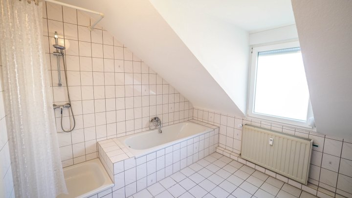 CITYNAH - Schöne 2-ZKB im DG nähe Zweibrücken Innenstadt