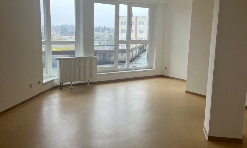 Modernes Arbeitsambiente in Saarlouis - 1 Büroraum im gepflegten Bürokomplex mit Aufzug