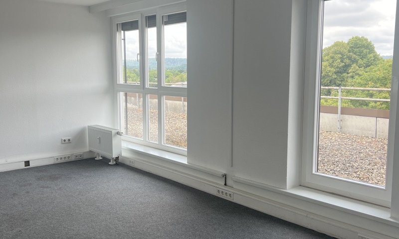 Modernes Arbeitsambiente in Saarlouis - 1 Büroraum (3.18 und 3.19) im gepflegten Bürokomplex mit Aufzug