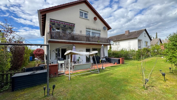 RUHIGE LAGE - Geräumige 3-ZKB Wohnung im EG mit Terrasse und Garage in ZW-City