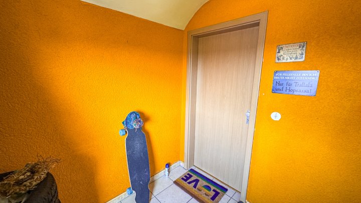 RUHIGE LAGE - Großzügige 1-ZKB Wohnung im Dachgeschoss in ZW-City