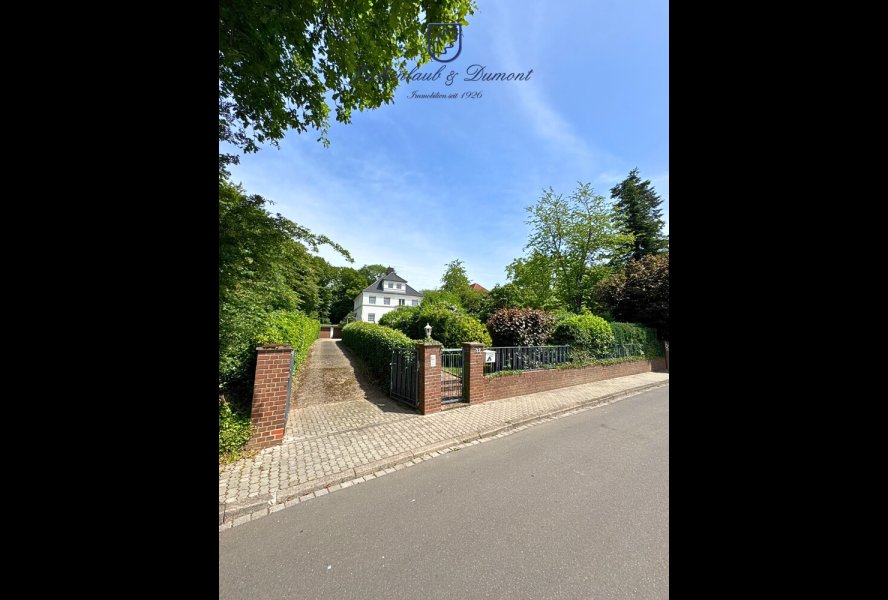 Straßenansicht