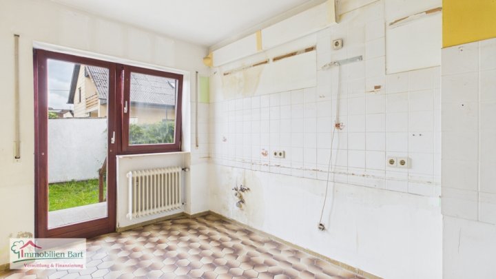 SOFORT VERFÜGBAR: WOHNHAUS MIT 2 WOHNEINHEITEN IN TOP LAGE VON ORSCHOLZ