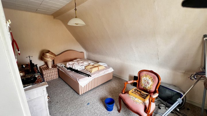 Doppelhaushälfte mit Garten und Garage - Ihr Sanierungsprojekt mit Potenzial in Großrosseln