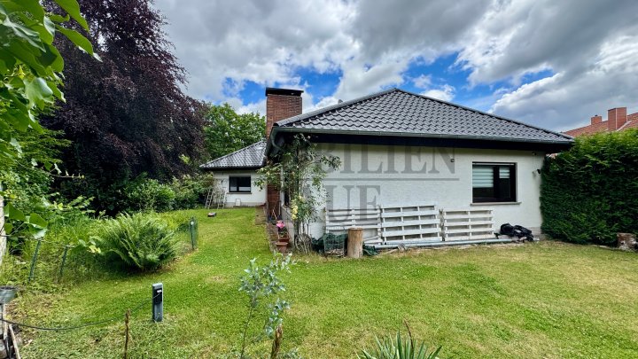 WOHNEN AUF EINER EBENE – WINKELBUNGALOW MIT GARTEN IN GUTER LAGE VON SPIESEN