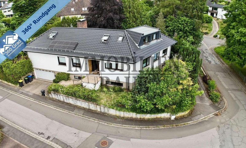 WOHNEN MIT VIEL PLATZ, PRIVATSPHÄRE UND ZAHLREICHEN EXTRAS – GEPFLEGTER WINKELBUNGALOW IN SPIESEN