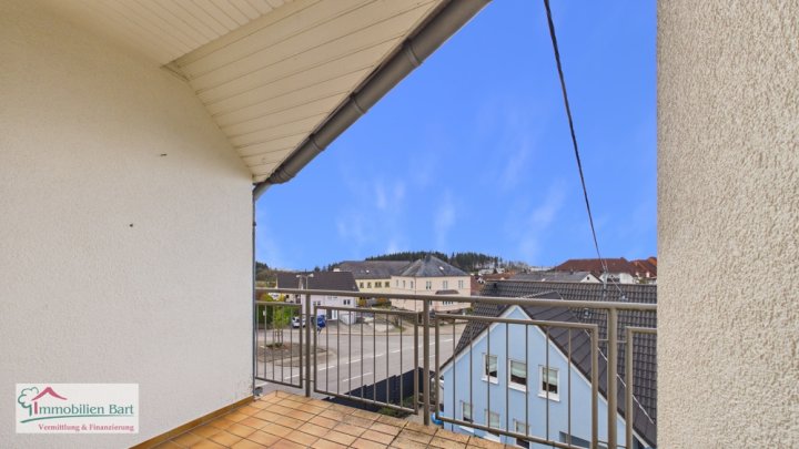 GRENZNÄHE: GEMÜTLICHE DACHGESCHOSSWOHNUNG MIT GARAGE IN ORSCHOLZ!
