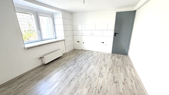 Mehrgenerationenhaus mit separaten Wohneinheiten und Scheune