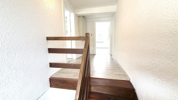 Mehrgenerationenhaus mit separaten Wohneinheiten und Scheune