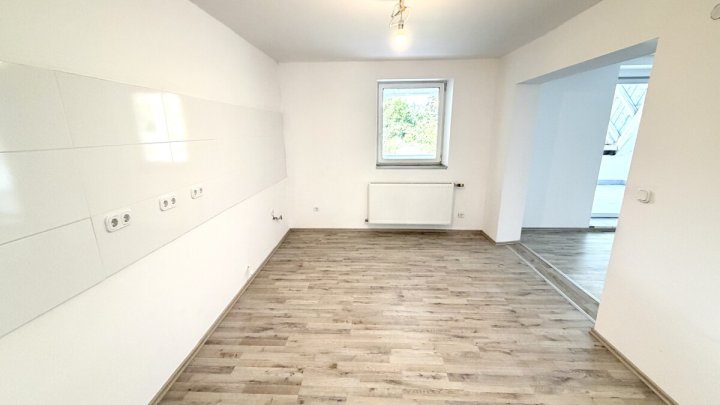Mehrgenerationenhaus mit separaten Wohneinheiten und Scheune
