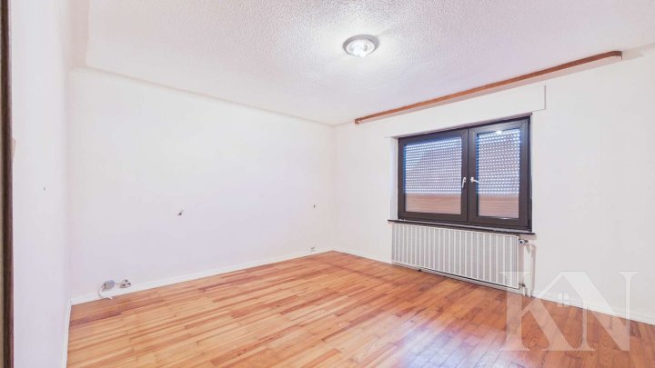 Freistehendes Ein-bis Zweifamilienhaus mit großem Grundstück & Potenzial in Schwalbach-Elm!