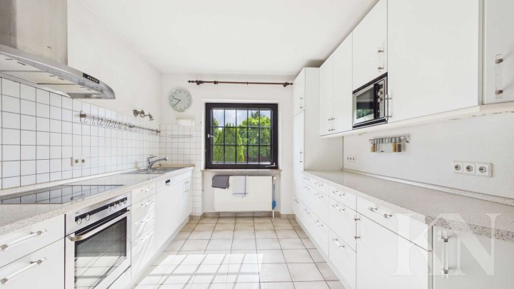 Ruhig gelegenes Einfamilienhaus mit großzügigem Grundstück in Heckendahlheim