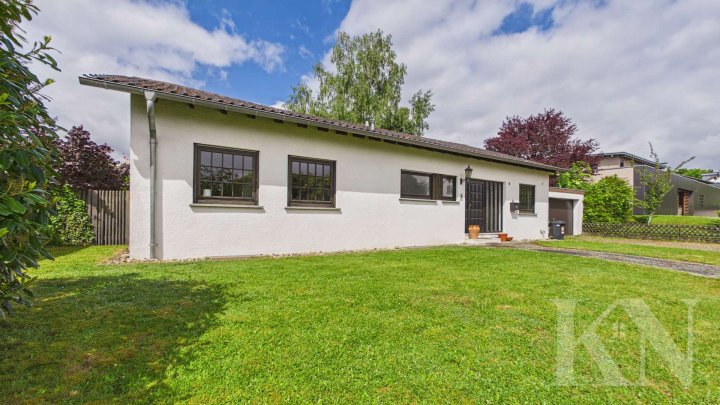 Ruhig gelegenes Einfamilienhaus mit großzügigem Grundstück in Heckendahlheim