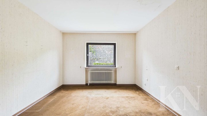 Ruhig gelegenes Einfamilienhaus mit großzügigem Grundstück in Heckendahlheim