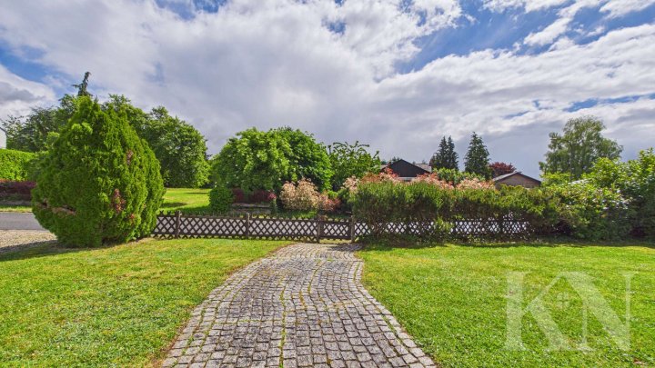 Ruhig gelegenes Einfamilienhaus mit großzügigem Grundstück in Heckendahlheim