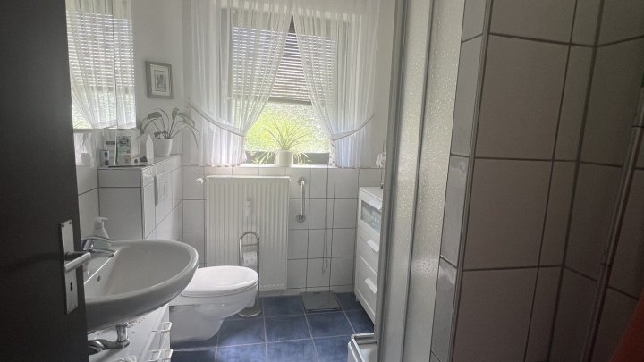 Freistehendes 2-Familienhaus in Völklingen-Oberes Wehrden zu verkaufen - ideal für Familien oder Kapitalanleger