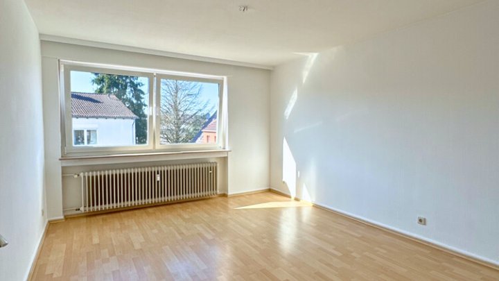 Großzügige 4 ZKB Wohnung mit Balkonn & Stellplatz in Dudweiler-Süd