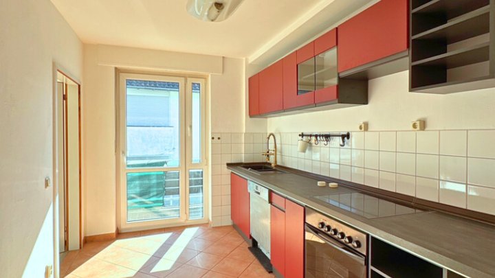Großzügige 4 ZKB Wohnung mit Balkonn & Stellplatz in Dudweiler-Süd