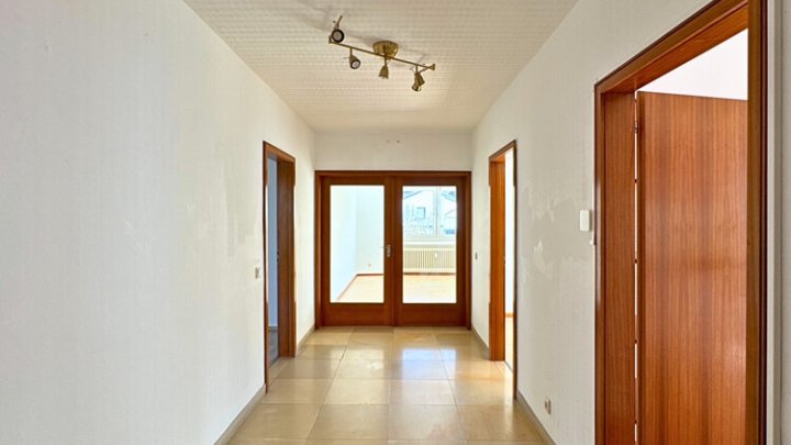 Großzügige 4 ZKB Wohnung mit Balkonn & Stellplatz in Dudweiler-Süd