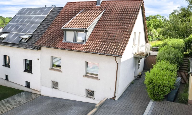 Gepflegtes Einfamilienhaus in ruhiger Sackgasse und im Grünen gelegen