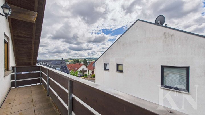 Großzügige 3-Zimmer-Dachgeschosswohnung mit Balkon in Püttlingen