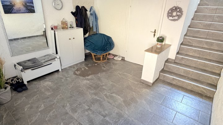 Ein-Zweifamilienhaus in zentraler Lage  mit Gartenweitblick nach Püttlingen