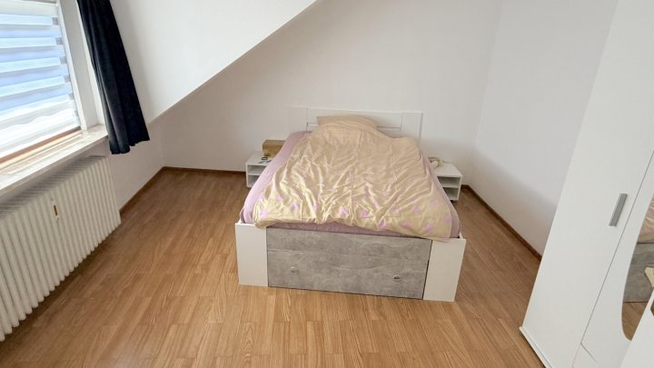 Ein-Zweifamilienhaus in zentraler Lage  mit Gartenweitblick nach Püttlingen